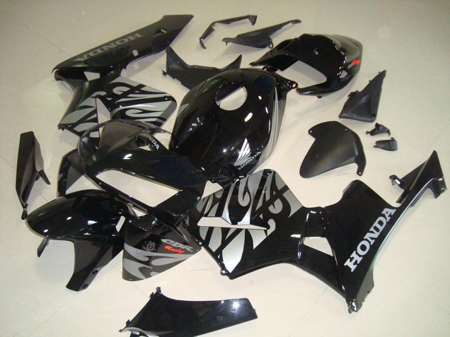Carenagem Moto Honda CBR 600RR 2005-2006 - Preto Branco Chama Carenagem Moto Honda CBR 600RR 2005-2006 - Preto Branco Chama